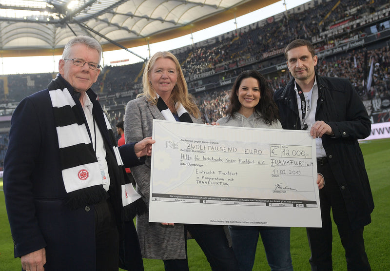 Eintracht Frankfurt spendet In Kooperation mit  Frankfurtliebe 12.000 Euro!