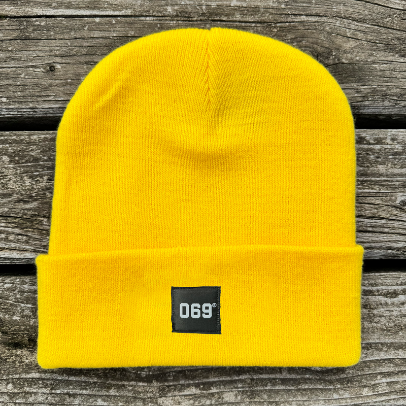 069 Beanie flourescent yellow