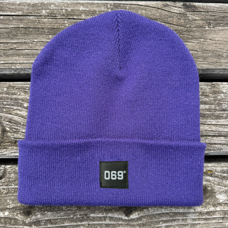 069 Beanie lila